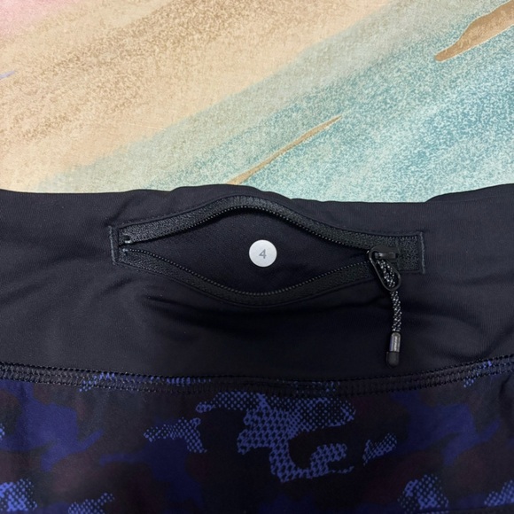 Lululemon Speed Short Mini Hounds Camo Emperor Blue Black/Black Size 4 - Picture 6 of 7